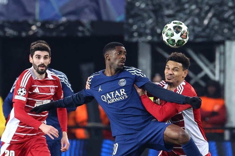 Dembélé le hizo un doblete al Brest. AFP