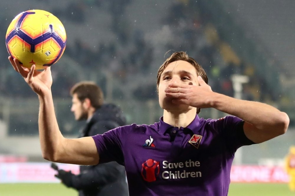 El Inter ofrece dos futbolistas y 40 millones por Federico Chiesa. AFP