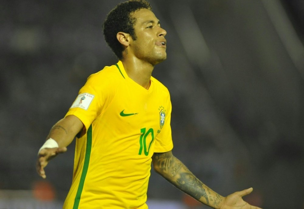 La joie de l'attaquant Neymar, auteur du 3e des 4 buts du Brésil face à lUruguay. AFP