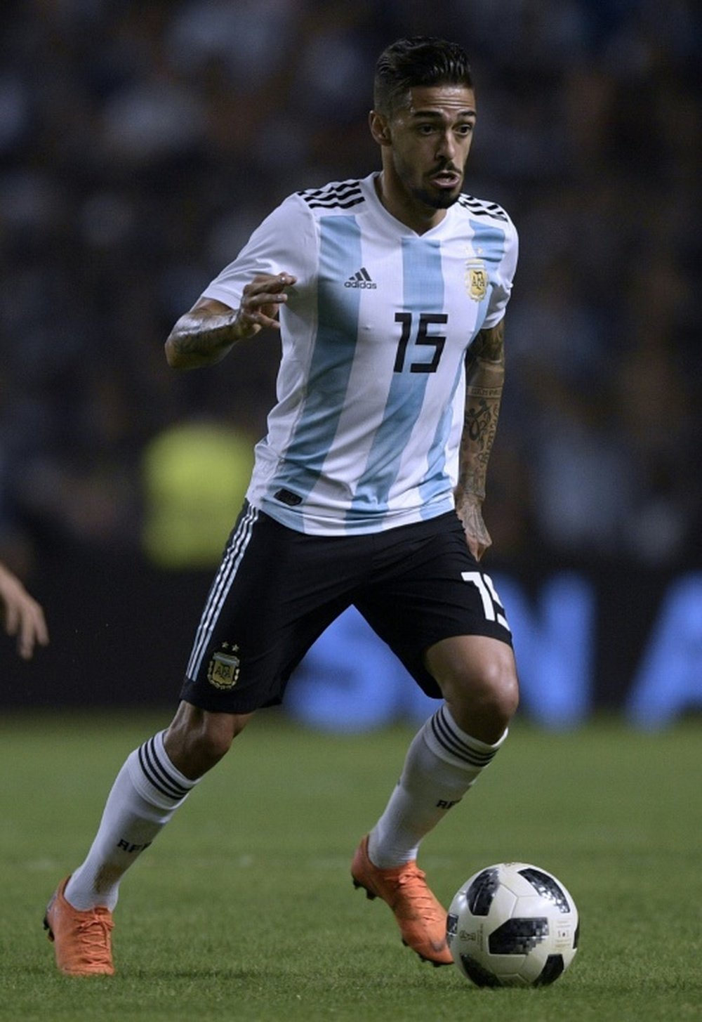 Lanzini deseja sorte a Enzo Perez.EFE