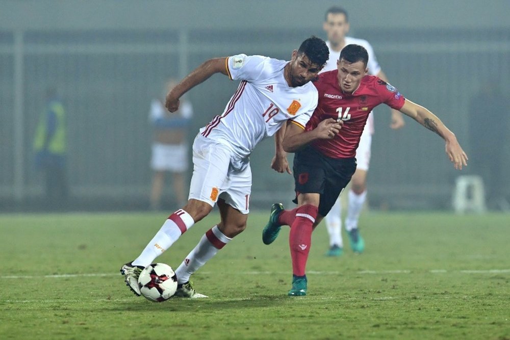 El técnico de Albania se refirió a las rachas del delantero. AFP