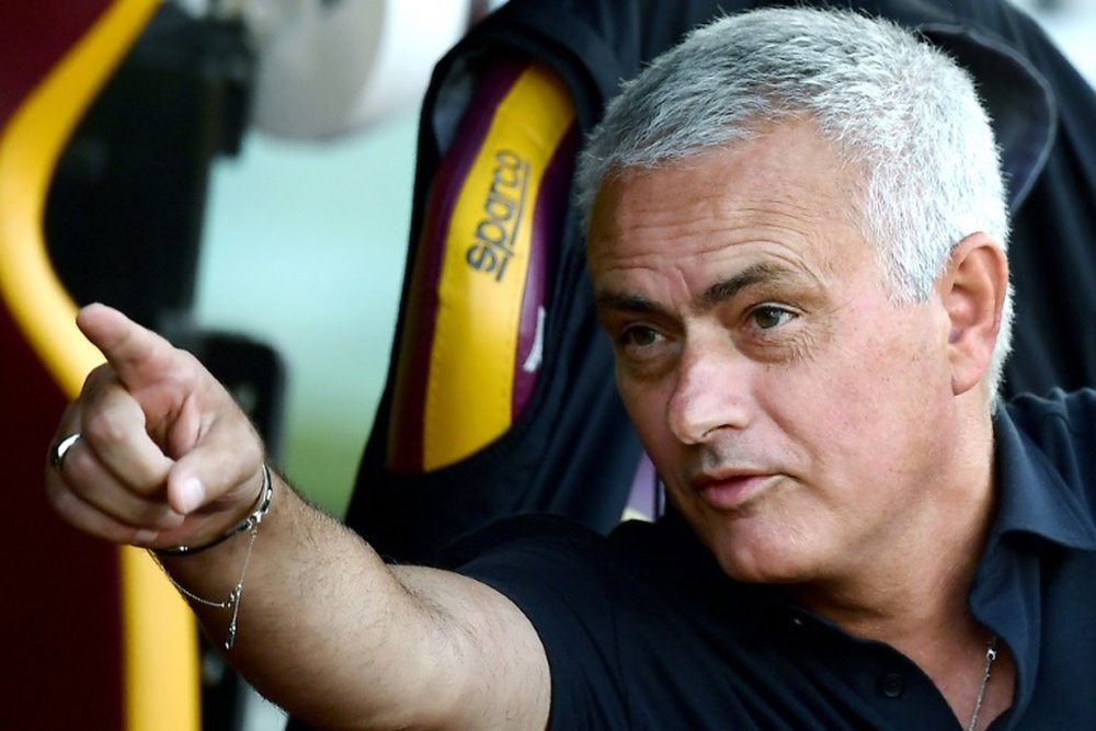 Mourinho confirmou que continuará na Roma. AFP