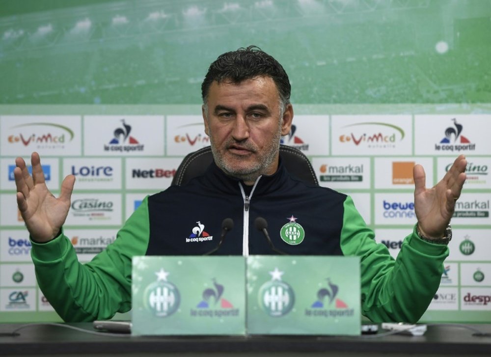 L'entraîneur de Saint-Etienne Christophe Galtier en conférence de presse, le 3 mai 2017. AFP