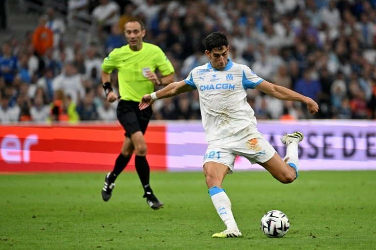 Agreden a Nayef Aguerd en el Aeropuerto de Marsella