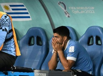 L'Uruguay è fuori dal Mondiale. Nonostante la vittoria per 2-0 sul Ghana, la Nazionale Uruguaiana è costretta ad abbandonare la competizione in virtù della vittoria della Corea del Sud sul Portogallo. Quando scopre il risultato della seconda partita, Luis Suarez scoppia in lacrime in panchina prima del fischio finale.