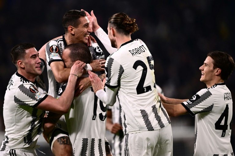 La Juventus recuperó los 15 puntos de la sanción. AFP