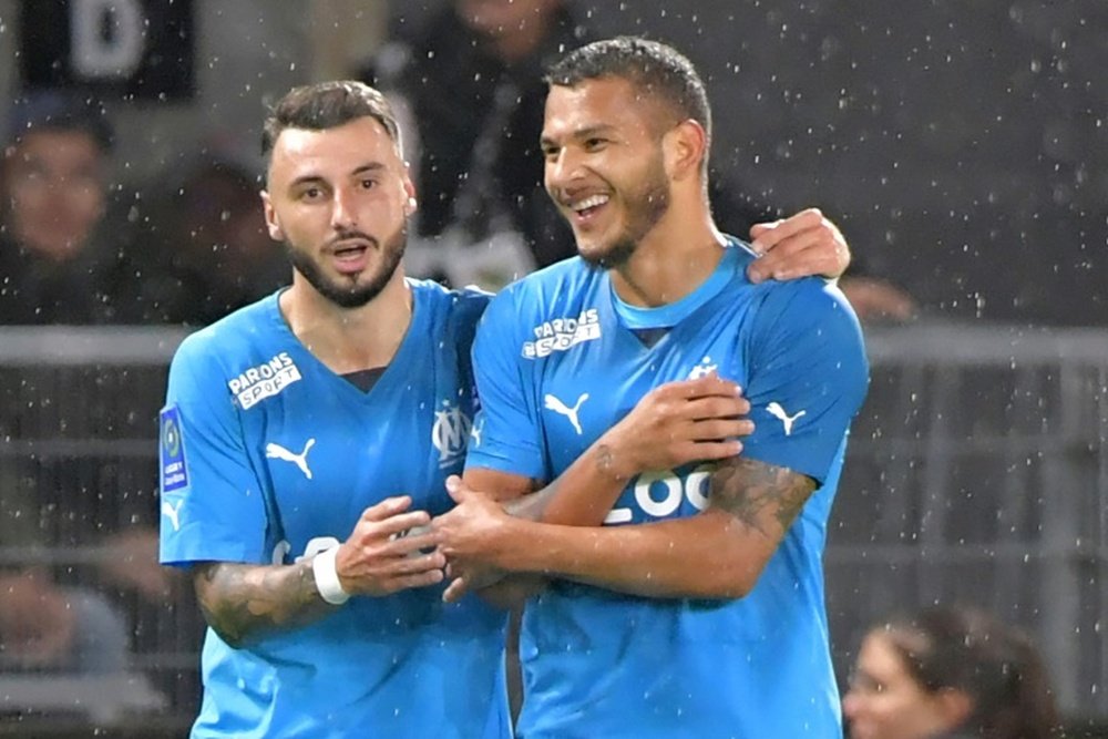 El Olympique de Marsella venció al Angers y duerme como líder de la Ligue 1. AFP