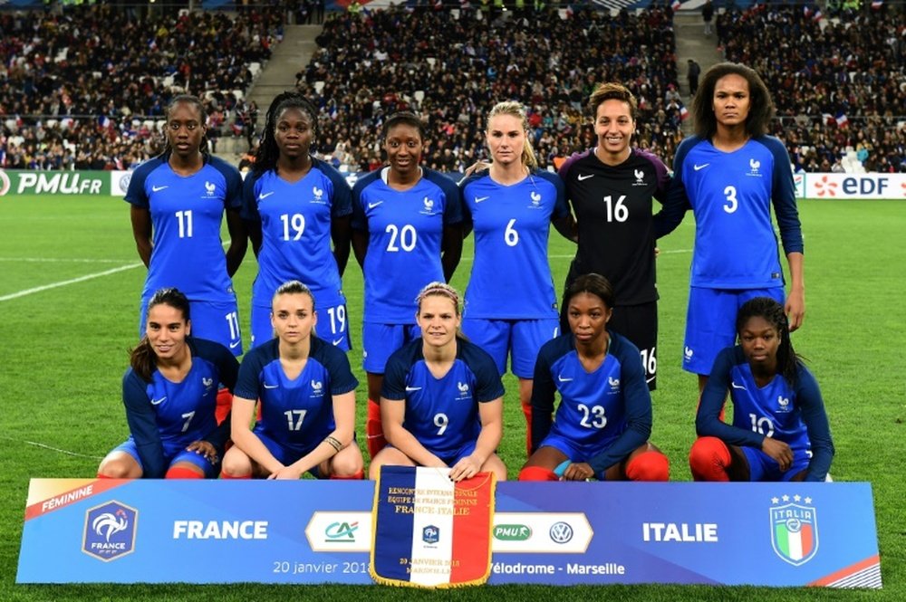 L'équipe de France féminine avant un match amical face à l'Italie. AFP