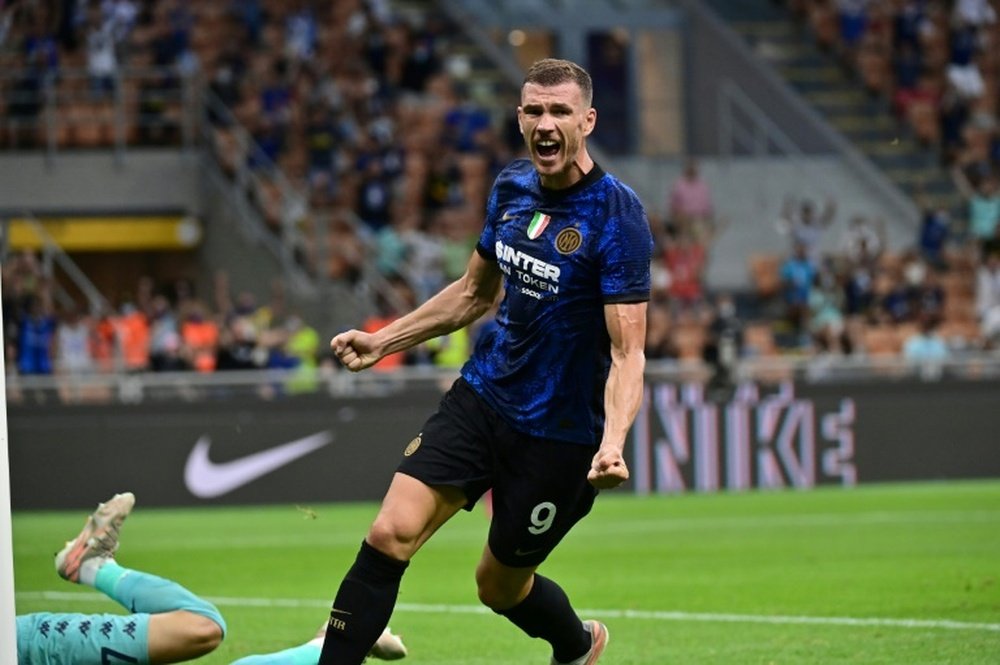 Dzeko fue el autor del gol de la remontada del Inter frente a la Fiorentina. AFP