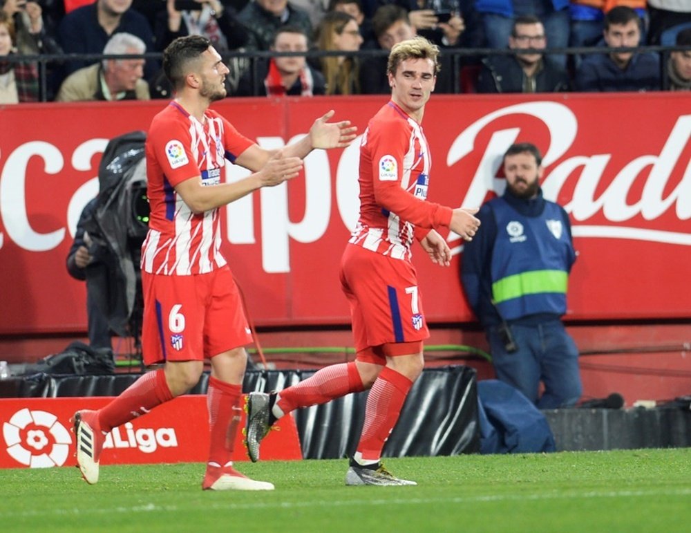Griezmann, auteur dun doublé pour l'Atlético Madrid, est félicité par Koke. AFP