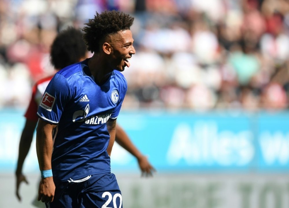 El Schalke 04 confirmó la futura venta de Kehrer. AFP