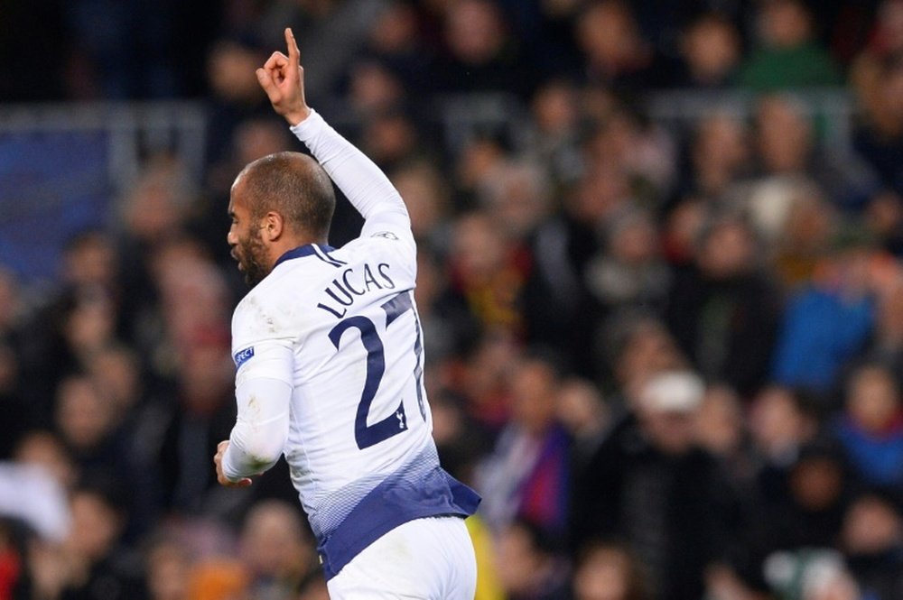 Lucas Moura deu dois passes para gols na vitória do Tottenham sobre o Leicester. AFP