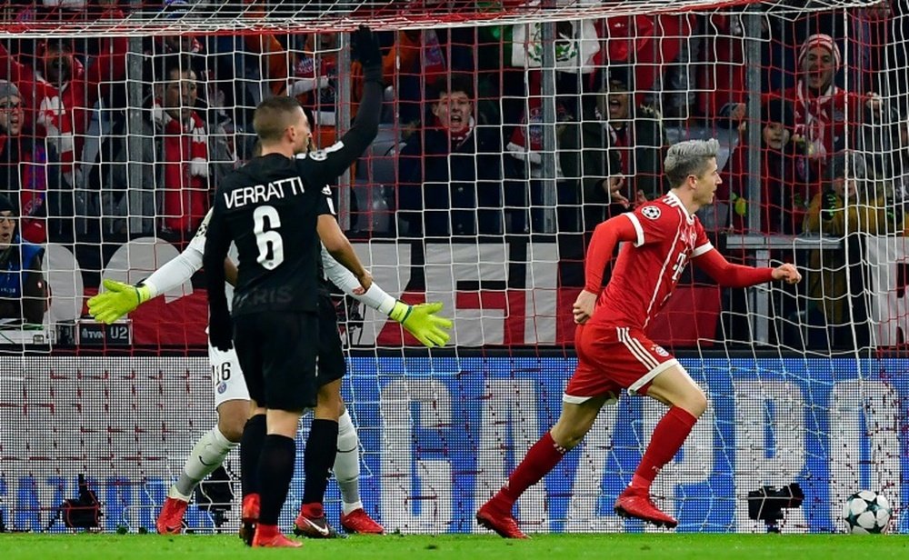 Robert Lewandowski a lancé le Bayern Munich vers un succès facile contre le PSG. AFP