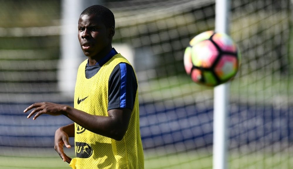 Zouma rejoint Everton dans le cadre d'un prêt. AFP