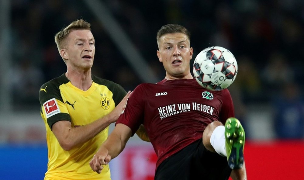 Kevin Wimmer se quedará en el Hannover 96. AFP/Archivo