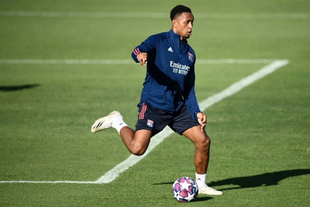 OFFICIEL : Kenny Tete signe à Fulham. afp