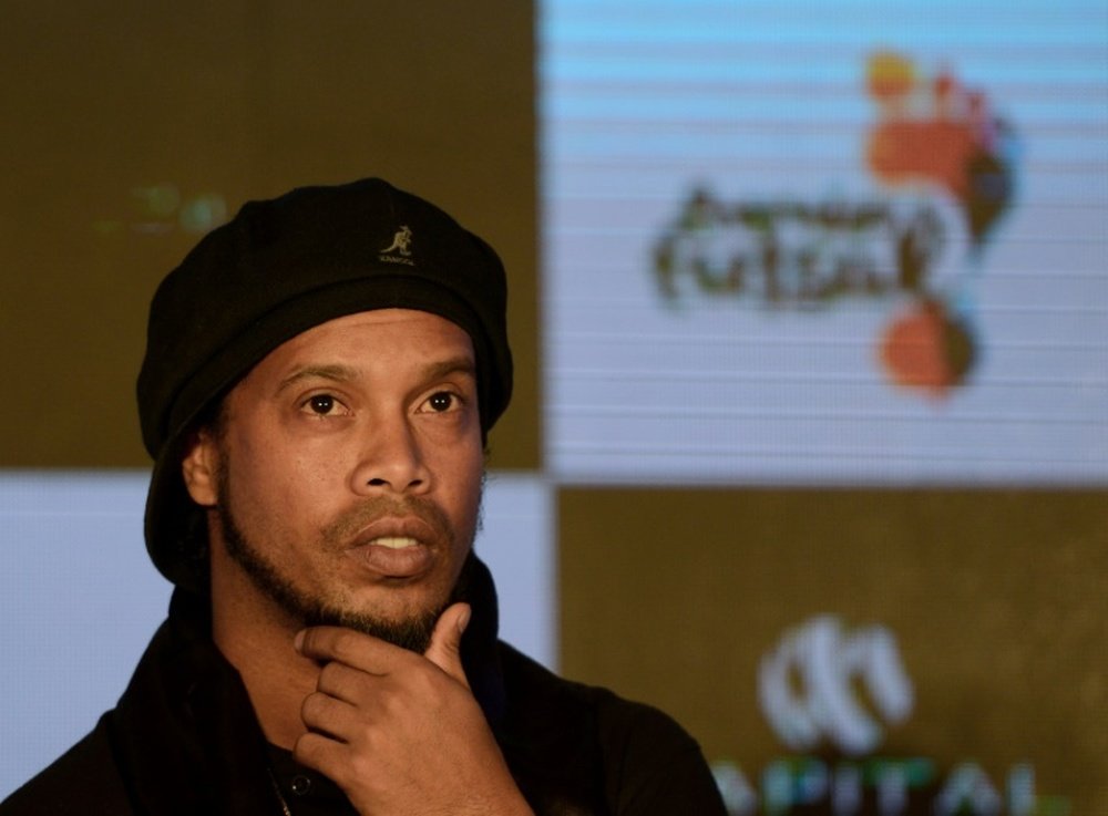 Ronaldinho tuvo desencuentros con el que fue su técnico en el PSG. AFP