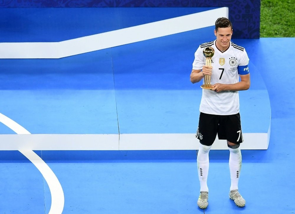 Le capitaine de l'Allemagne Julian Draxler, Ballon d'or de la Coupe des Confédérations. AFP