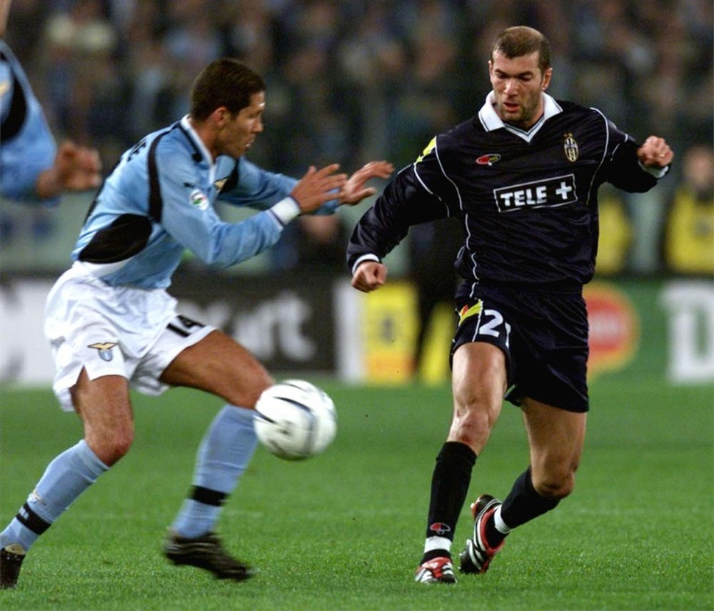 Zidane fue alabado por su ex compañero Montero. AFP