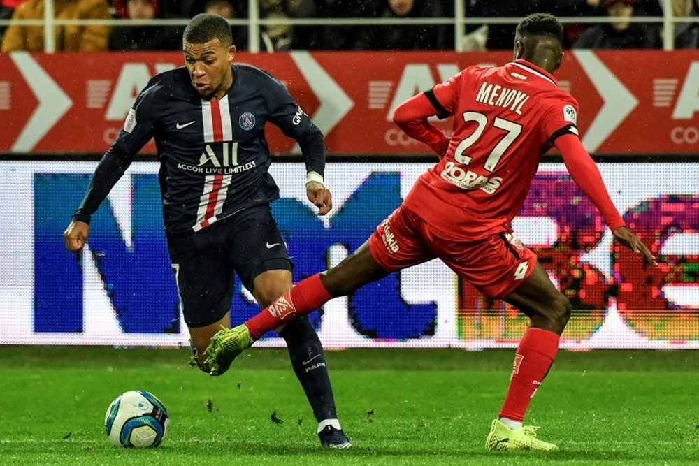 Mbappé, légèrement blessé, ne jouera pas contre Brest. AFP