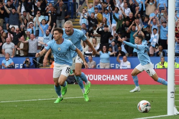 Os jogadores do Manchester City celebram o gol de Julian Alvarez.aAFP