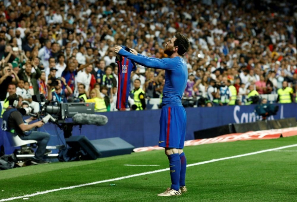 Leo Messi provocó a la grada del Madrid tras su segundo gol. AFP