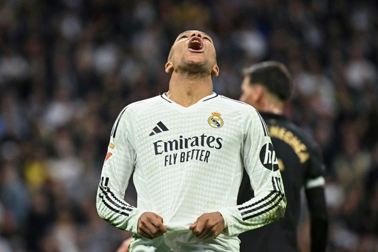El Real Madrid se 'salva' y está a cuatro puntos del Barça. AFP
