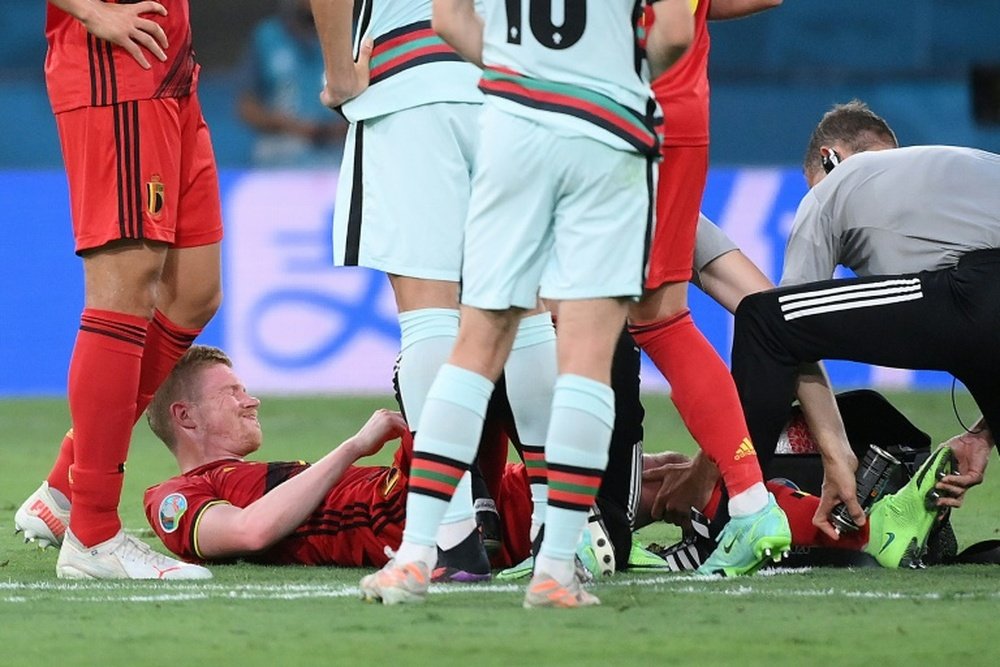 Kevin de Bruyne lesionado: belga vai voltar a jogar a Eurocopa?. AFP