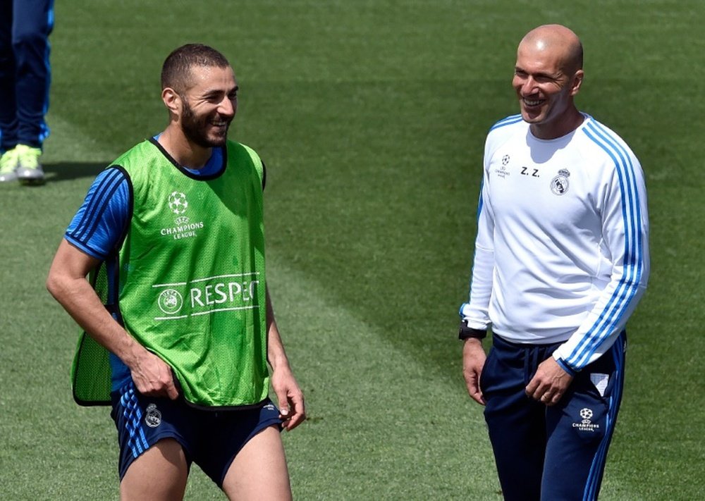 El estado físico del delantero preocupa a Zidane. AFP