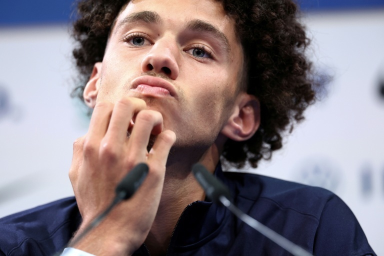 Maghnes Akliouche fait ses débuts avec les Bleus