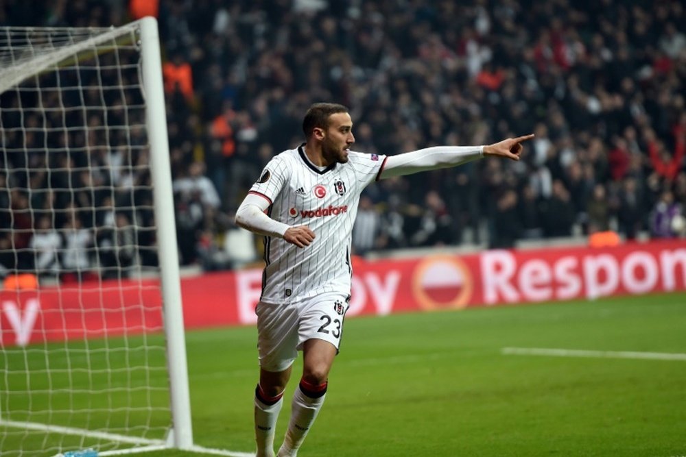 Le Turc refuse l'offre du club anglais et poursuit avec Besiktas. AFP