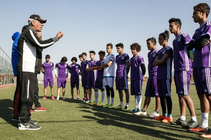 Dans la peau d'un entraîneur de foot irakien qui a perdu la voix