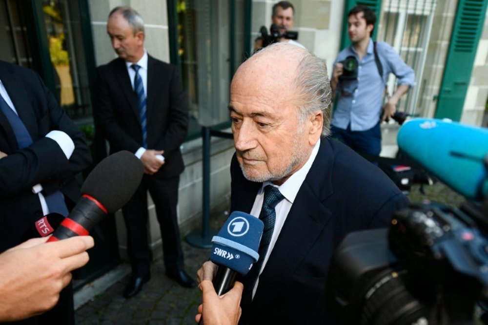 Blatter fue sancionado a finales de 2015 con una pena de 8 años de suspensión. Archivo/EFE/EPA