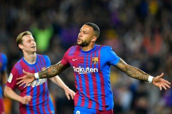 Depay wants to continue at Barcelona. AFP