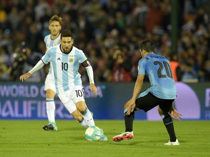 El XI de ausentes de Uruguay para el Mundial
