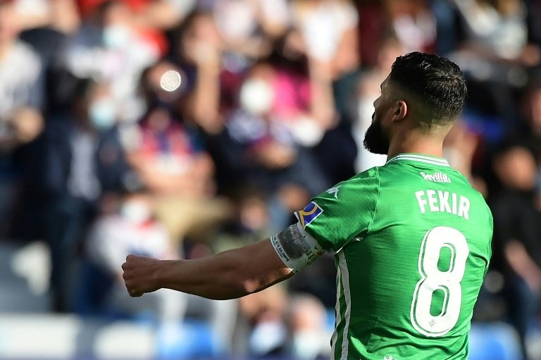 Le capitaine du Betis Séville Nabil Fekir célèbre le premier but de son doublé contre Levante à Valence, le 13 février 2022