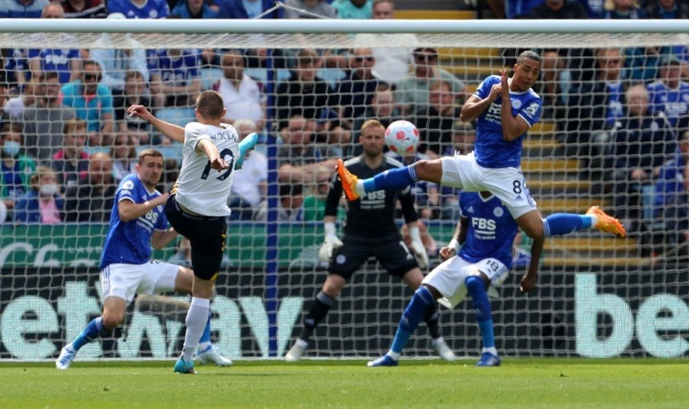 Mordida das raposas em Goodison Park. AFP