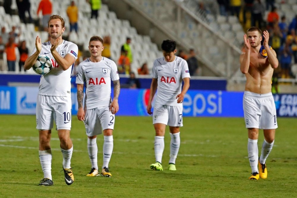 Kane marcou os três gols do triunfo do Tottenham sobre o APOEL. AFP