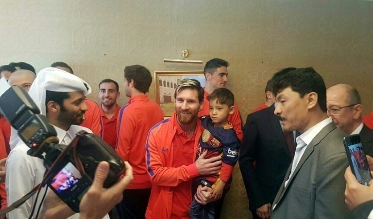Famoso garoto afegão finalmente conheceu Messi - e foi emocionante!
