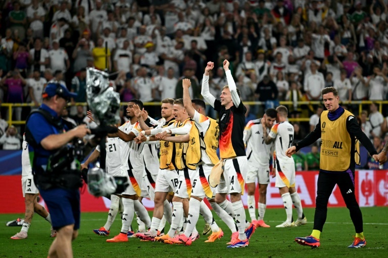 Alemania, en acción tras el partido ante Dinamarca