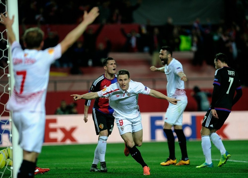 ¿Será éste el último partido de Gameiro con el Sevilla?. AFP