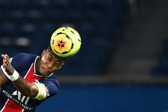 Un dolor abdominal impide a Kimpembe jugar contra el Mónaco. AFP