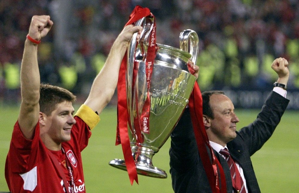 Steven Gerrard rend l’hommage ultime à Liverpool. afp