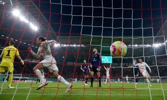 El histórico Hamburgo sucumbe por goleada ante el RB Leipzig. AFP