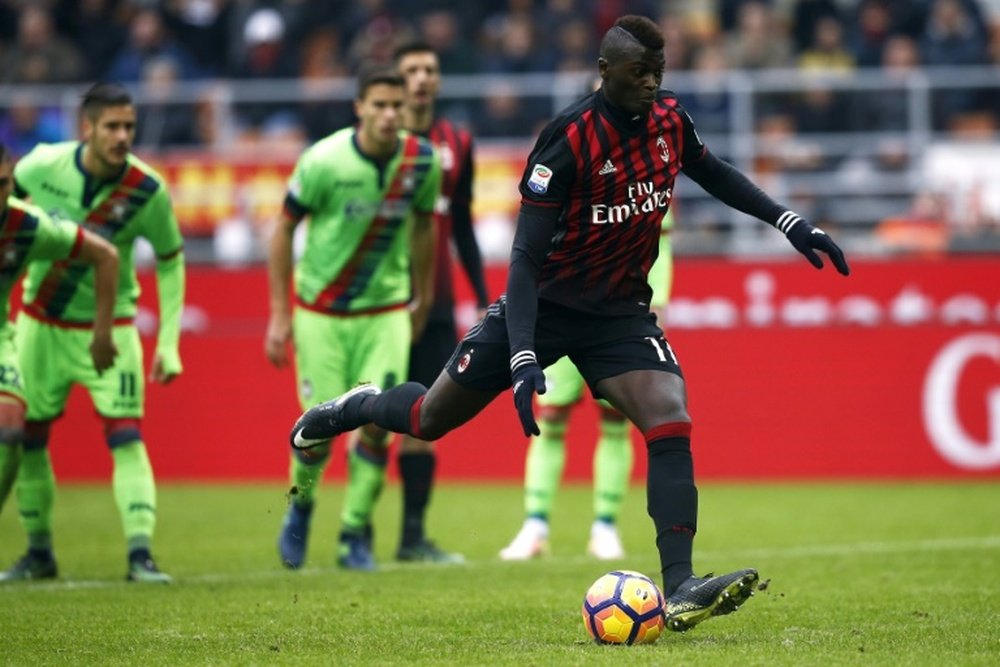 M'Baye Niang está llamado a abandonar el Milan. AFP/Archivo
