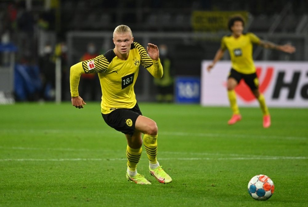 According to English media outlets, City will go for Haaland in January. AFP