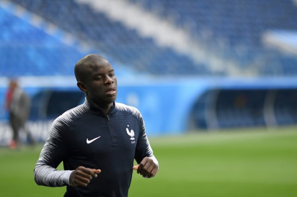 Kanté no ha superado sus problemas de rodilla. AFP