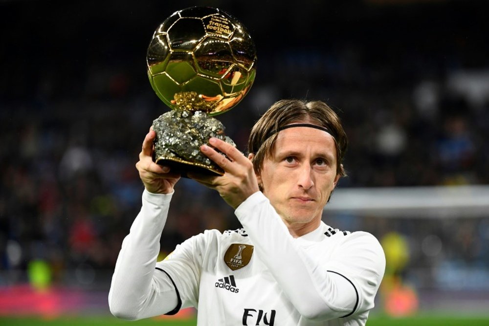 Modric recibió la ovación del Bernabéu. AFP