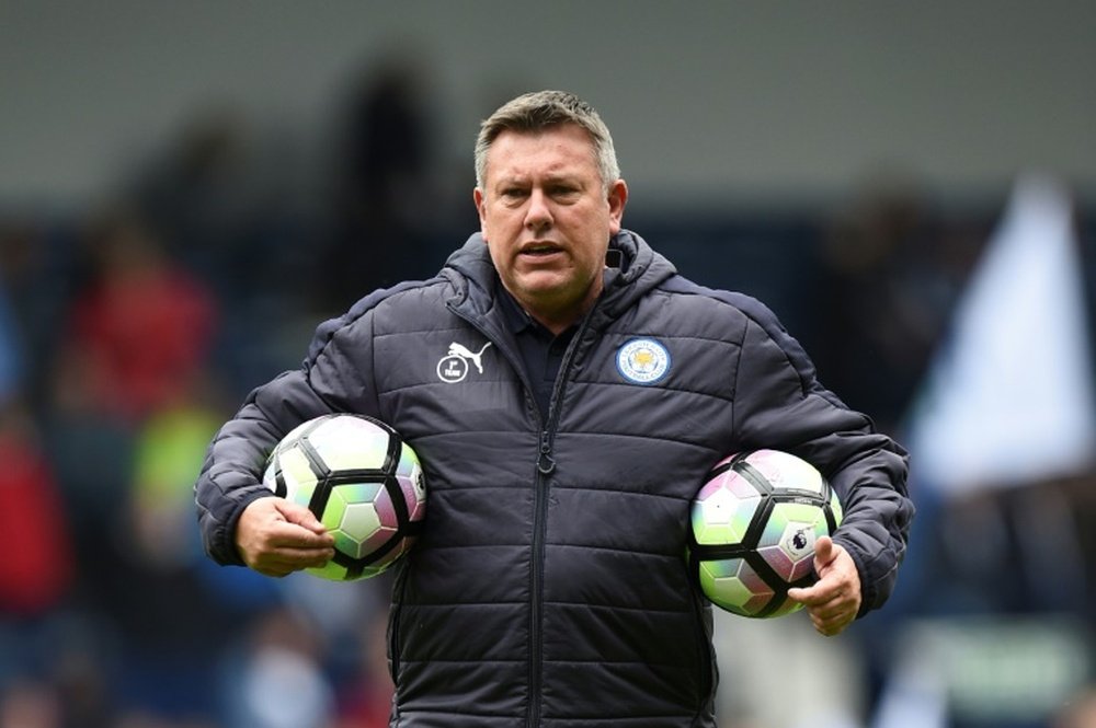 Craig Shakespeare deja que su plantilla se autogestione. AFP/Archivo