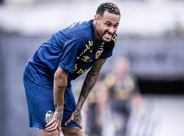 Neymar já está registrado na CBF e pode jogar pelo Santos